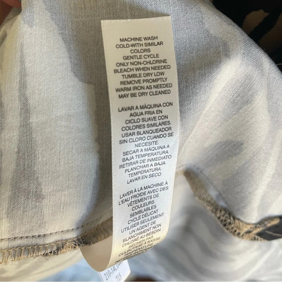 Chico's Button Down Tunic Shirt, Tiger Print, Women's Large - Picture 7 of 8